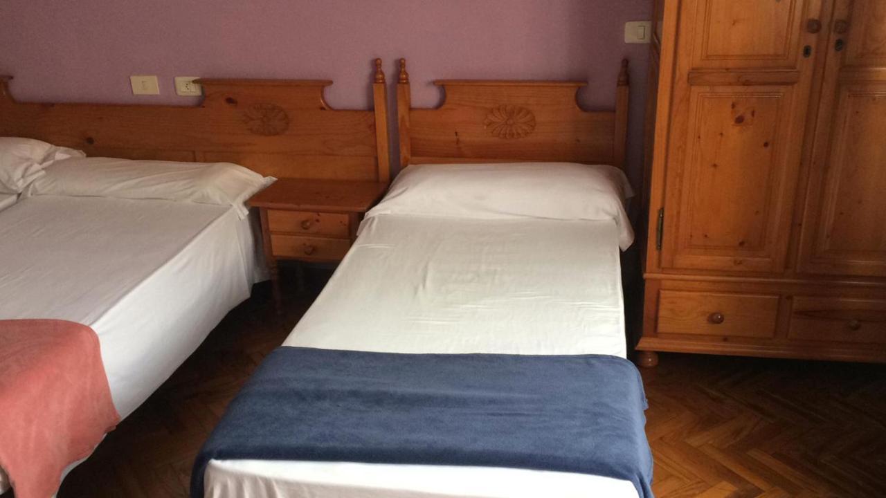 Albergue Hostal Telmo Tui Buitenkant foto