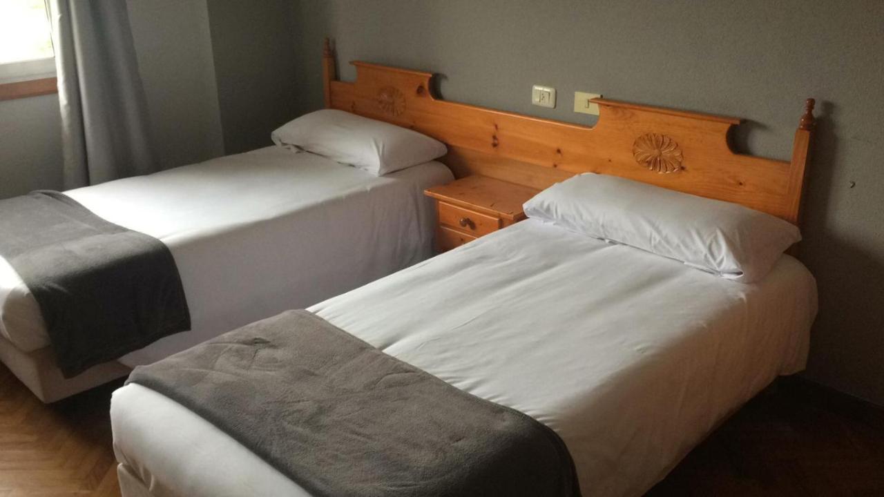 Albergue Hostal Telmo Tui Buitenkant foto